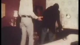 - Намек млад черен т ...