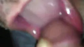 Младата медицинска с ...