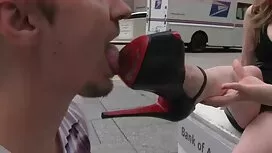 - черни панталони se ...